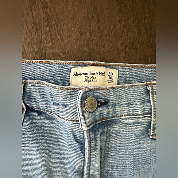 Abercrombie High Rise Mom Jean - Picture 2 of 6